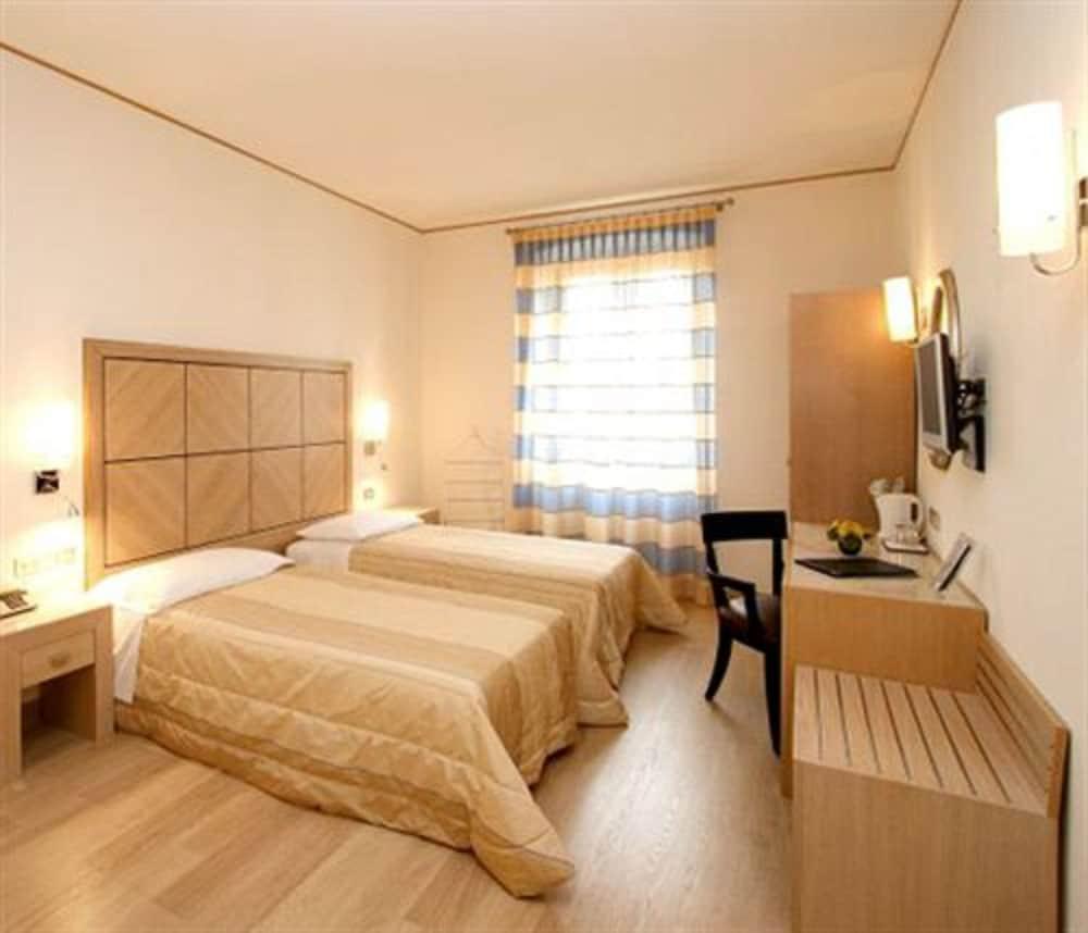 Roma Hotel